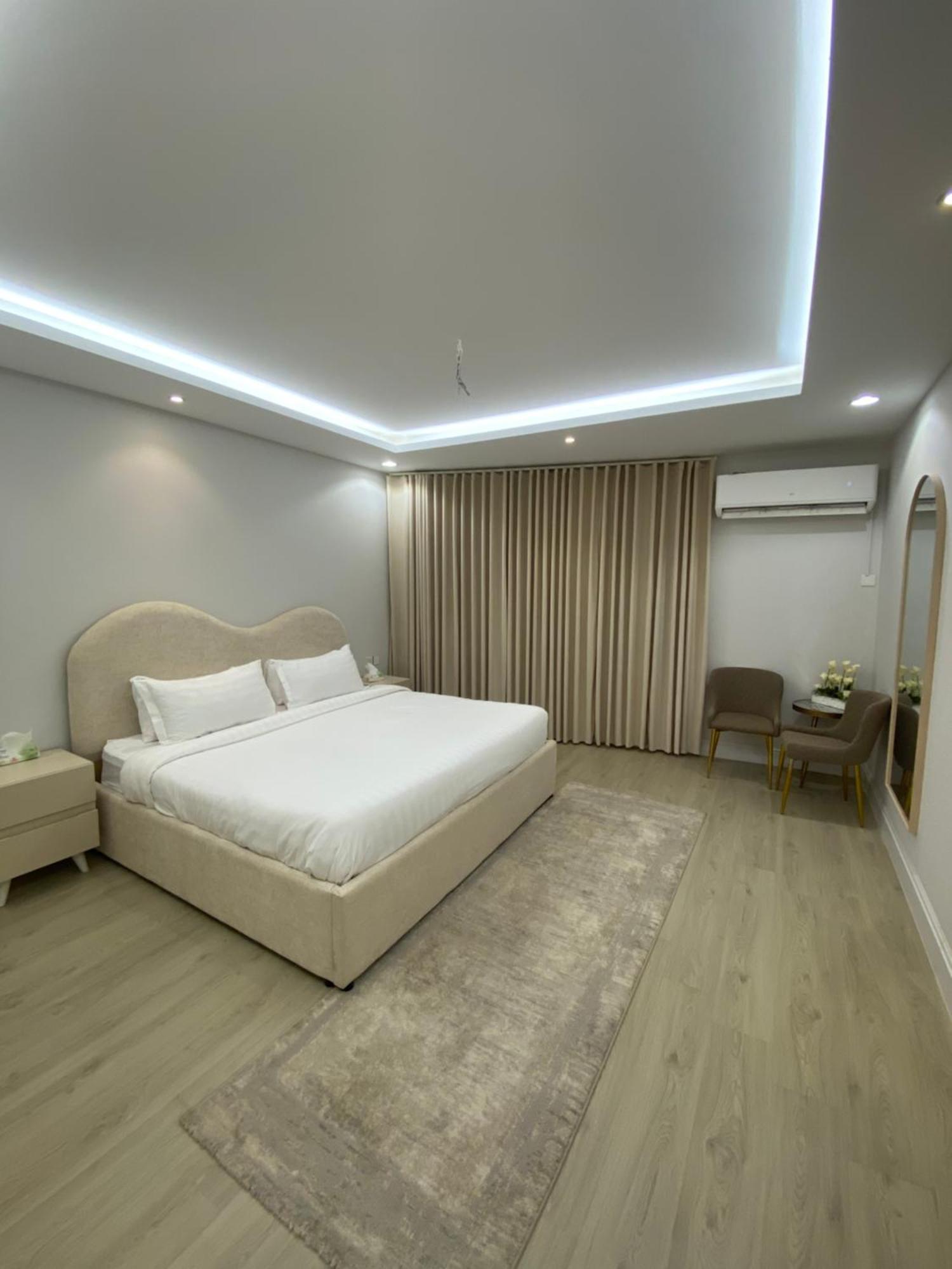 شقه بتصميم فندقي، تتكوّن من غرفه وصاله +مطبخ+دورة مياه * Riyadh